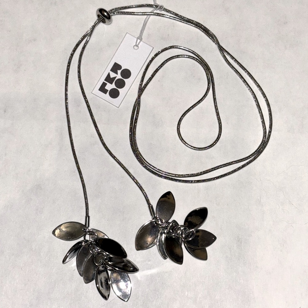 Romolo Elegant Silver Leaf Necklace